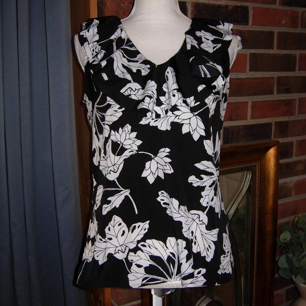 Banana Republic Black White Ruffled Sleeveless Top S